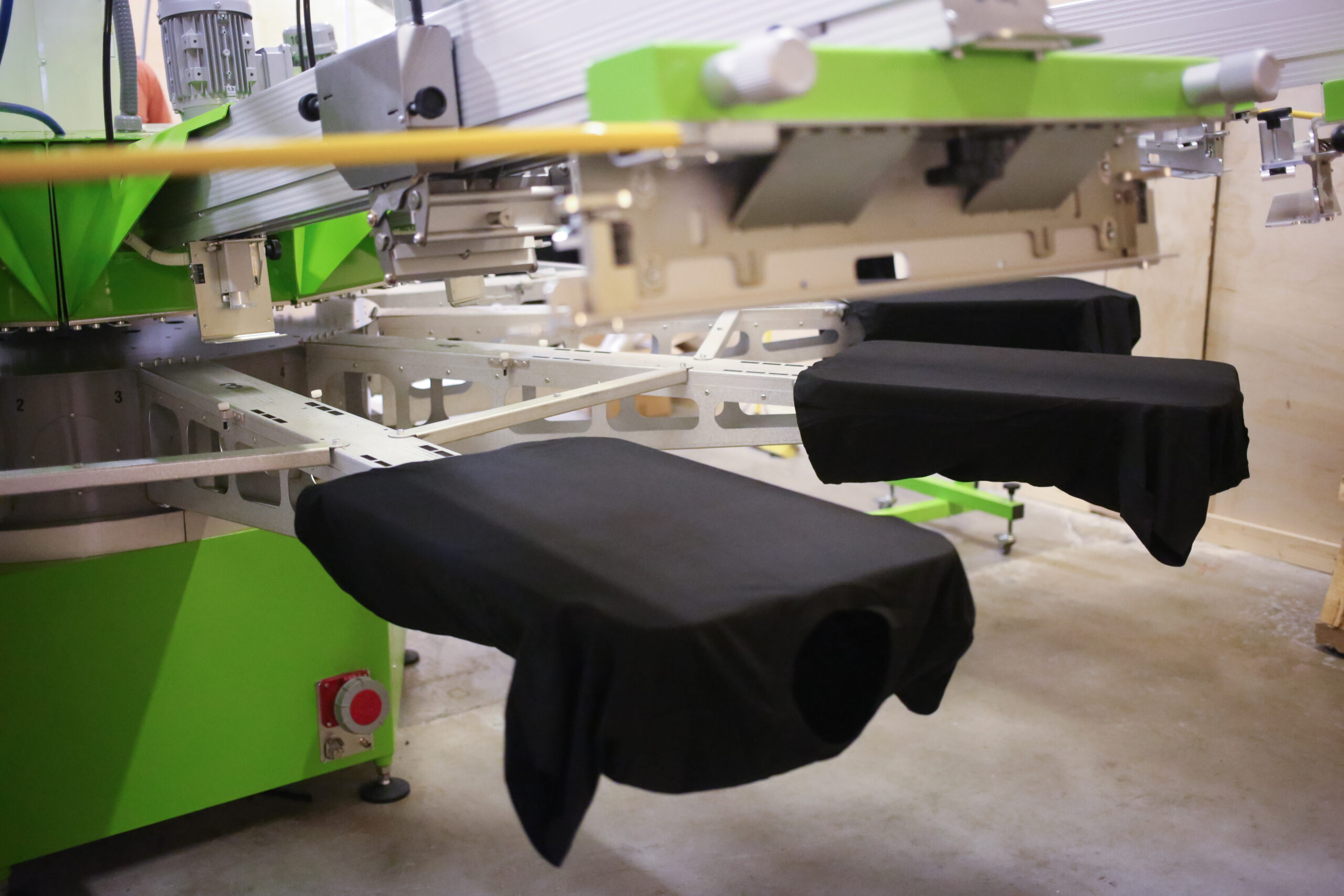 The Advantages of Screen Printing for Bulk T-Shirt Orders